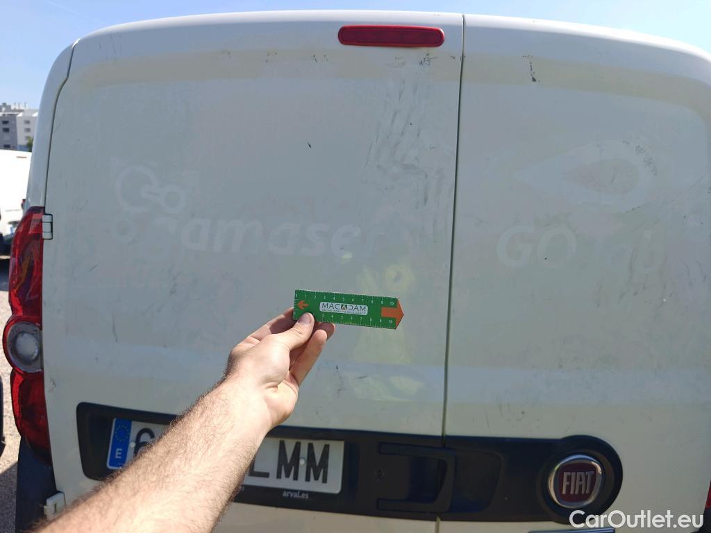  Fiat  Doblo FIAT Doblò Cargo/2015/4P/furgón derivado de turismo Cargo Maxi SX 1.6 Mjet 78kW (105CV)  Isotermo + Equipo de frio #21