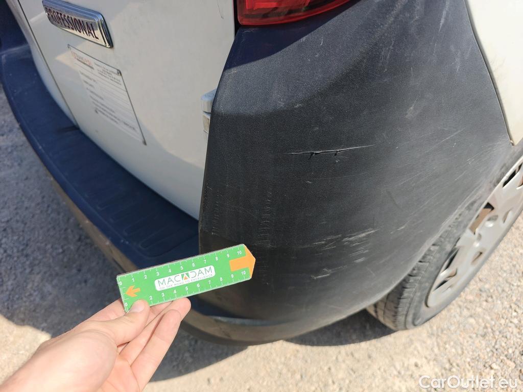  Fiat  Doblo FIAT Doblò Cargo/2015/4P/furgón derivado de turismo Cargo Maxi SX 1.6 Mjet 78kW (105CV)  Isotermo + Equipo de frio #37