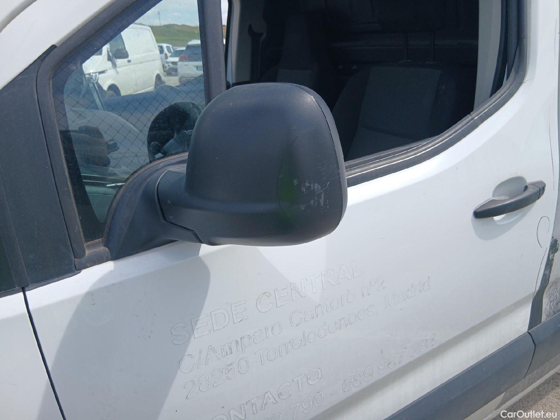  Citroen  Berlingo CITROEN  / 2018 / 3P / furgón derivado de turismo Talla M BlueHDi 100 CONTROL (AC2) #6