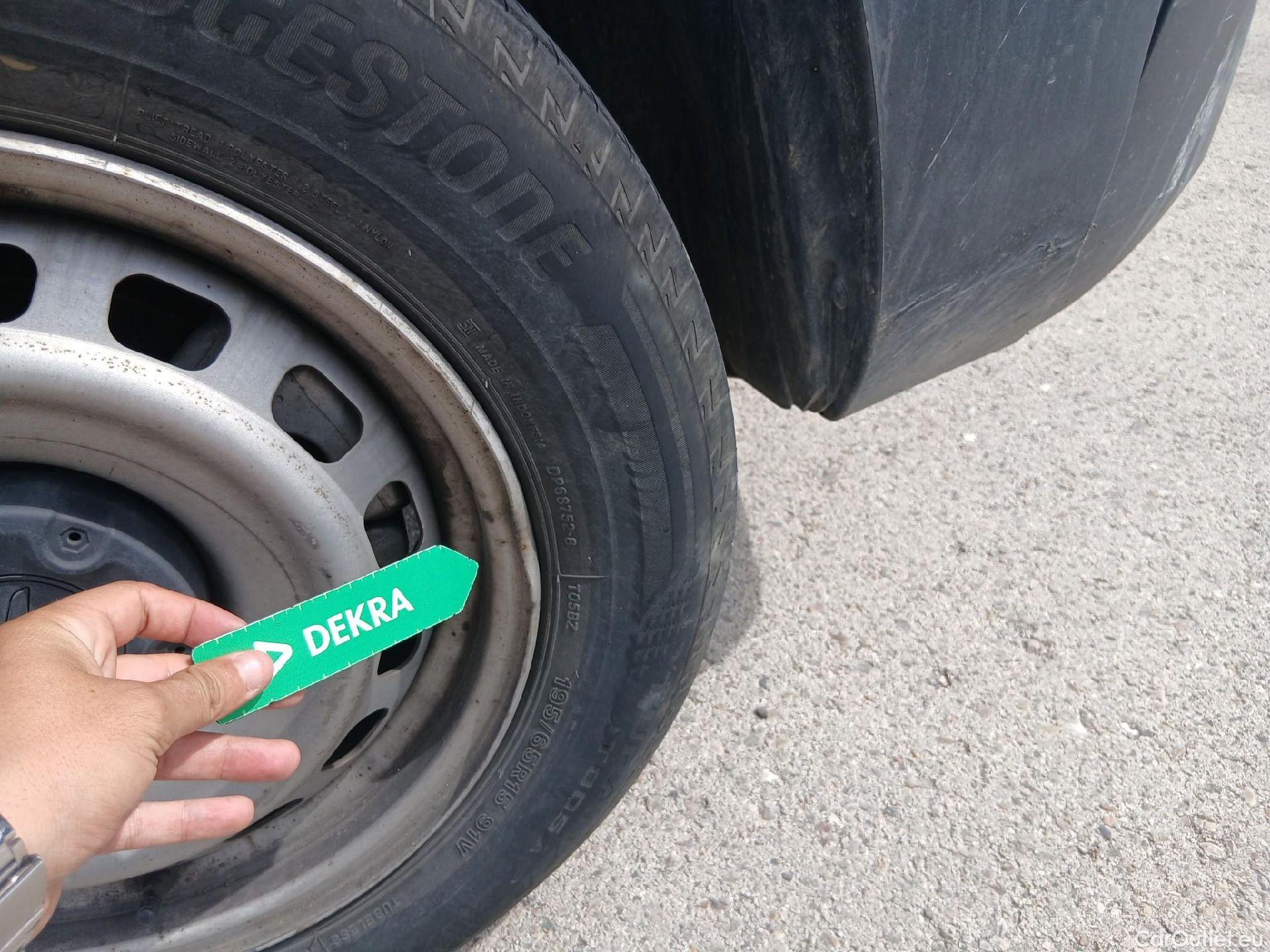  Citroen  Berlingo CITROEN  / 2018 / 3P / furgón derivado de turismo Talla M BlueHDi 100 CONTROL (AC2) #13