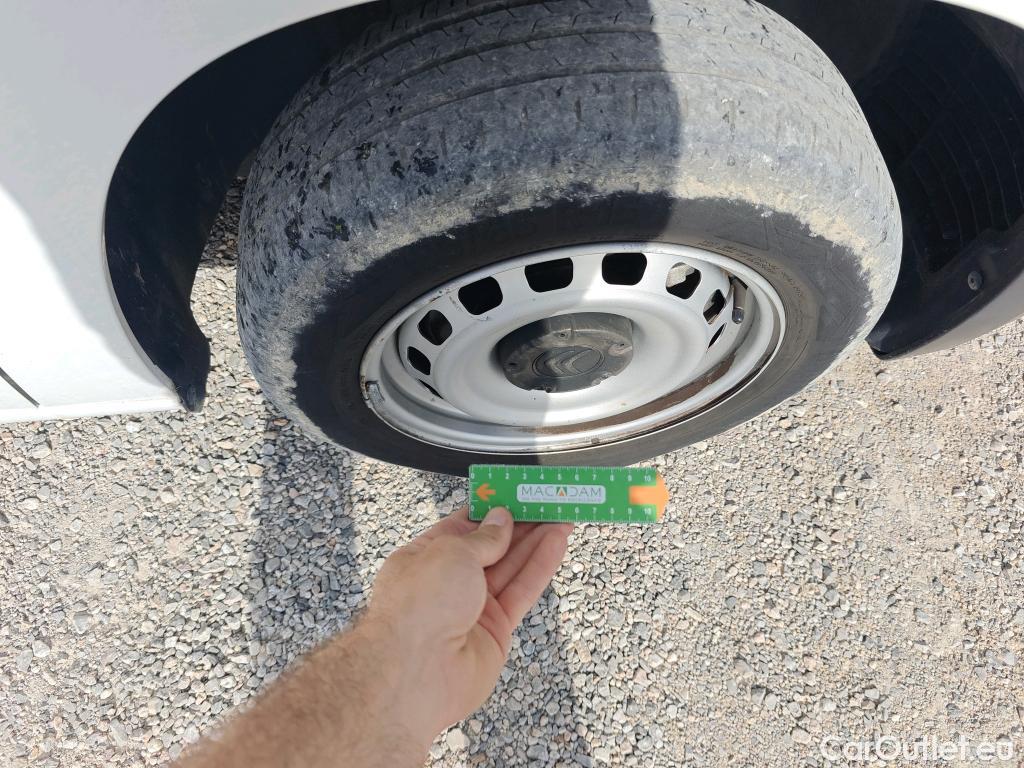  Citroen  Berlingo CITROEN  / 2018 / 4P / furgón derivado de turismo Talla M BlueHDi 100 CLUB #47