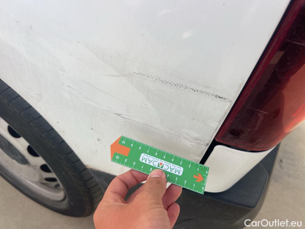  Citroen  Berlingo CITROEN  / 2018 / 4P / combi Talla M BlueHDi 100 S&S LIVE (AC) #8