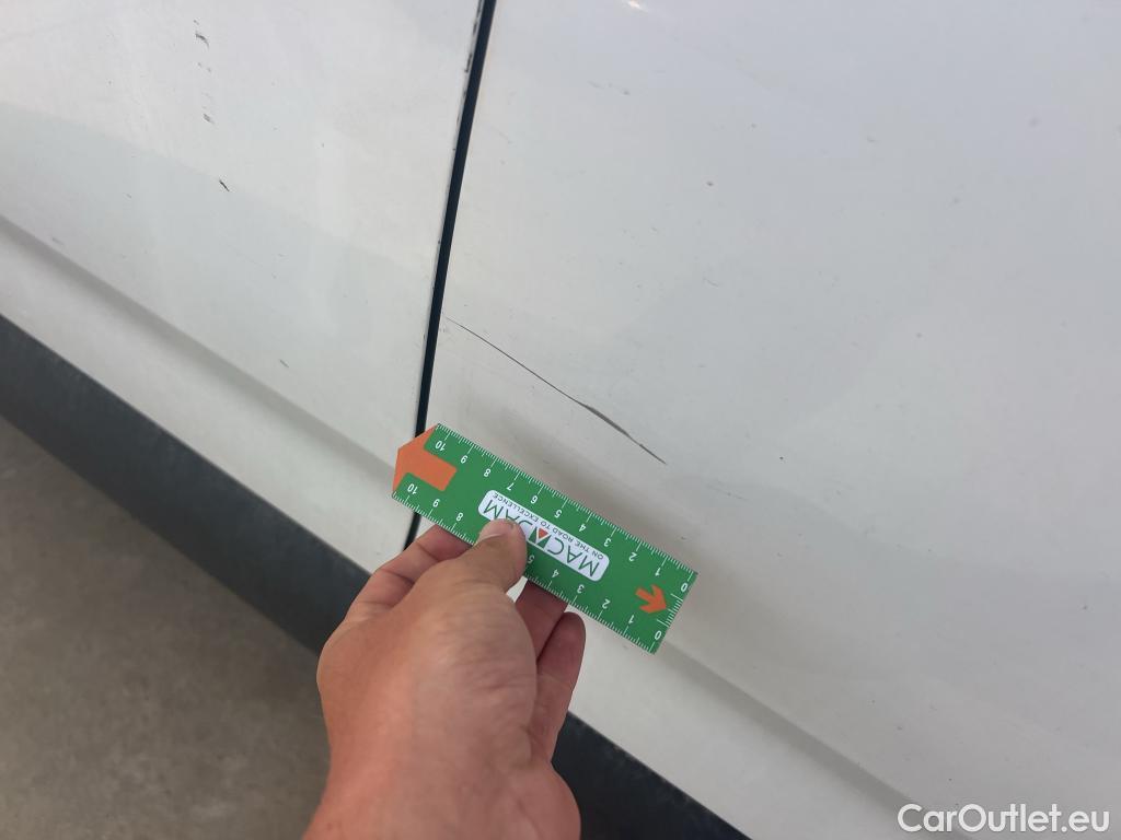  Citroen  Berlingo CITROEN  / 2018 / 4P / combi Talla M BlueHDi 100 S&S LIVE (AC) #9