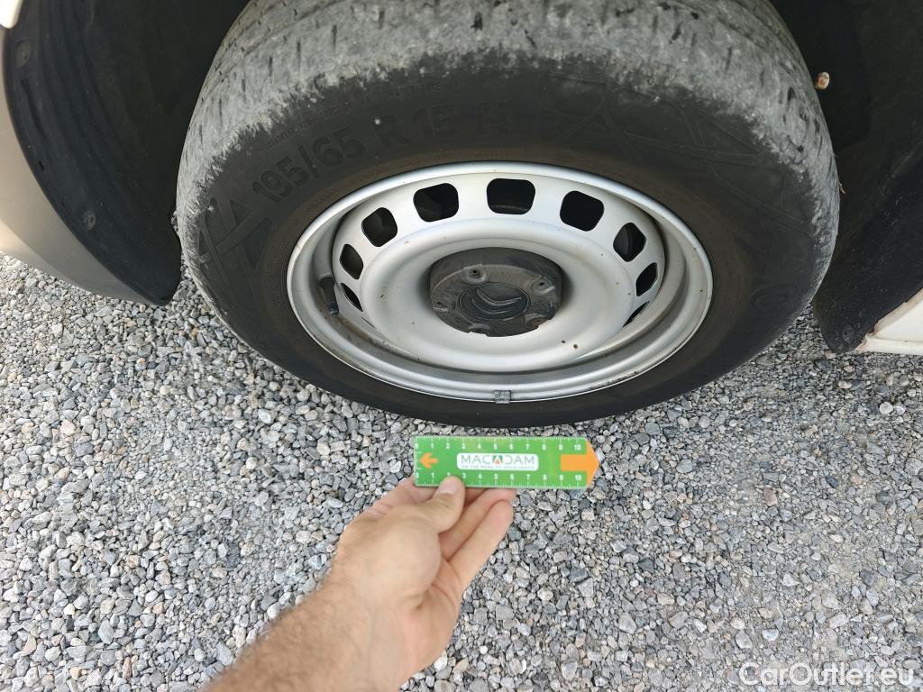  Citroen  Berlingo CITROEN  / 2018 / 4P / furgón derivado de turismo Talla M BlueHDi 100 CLUB #52