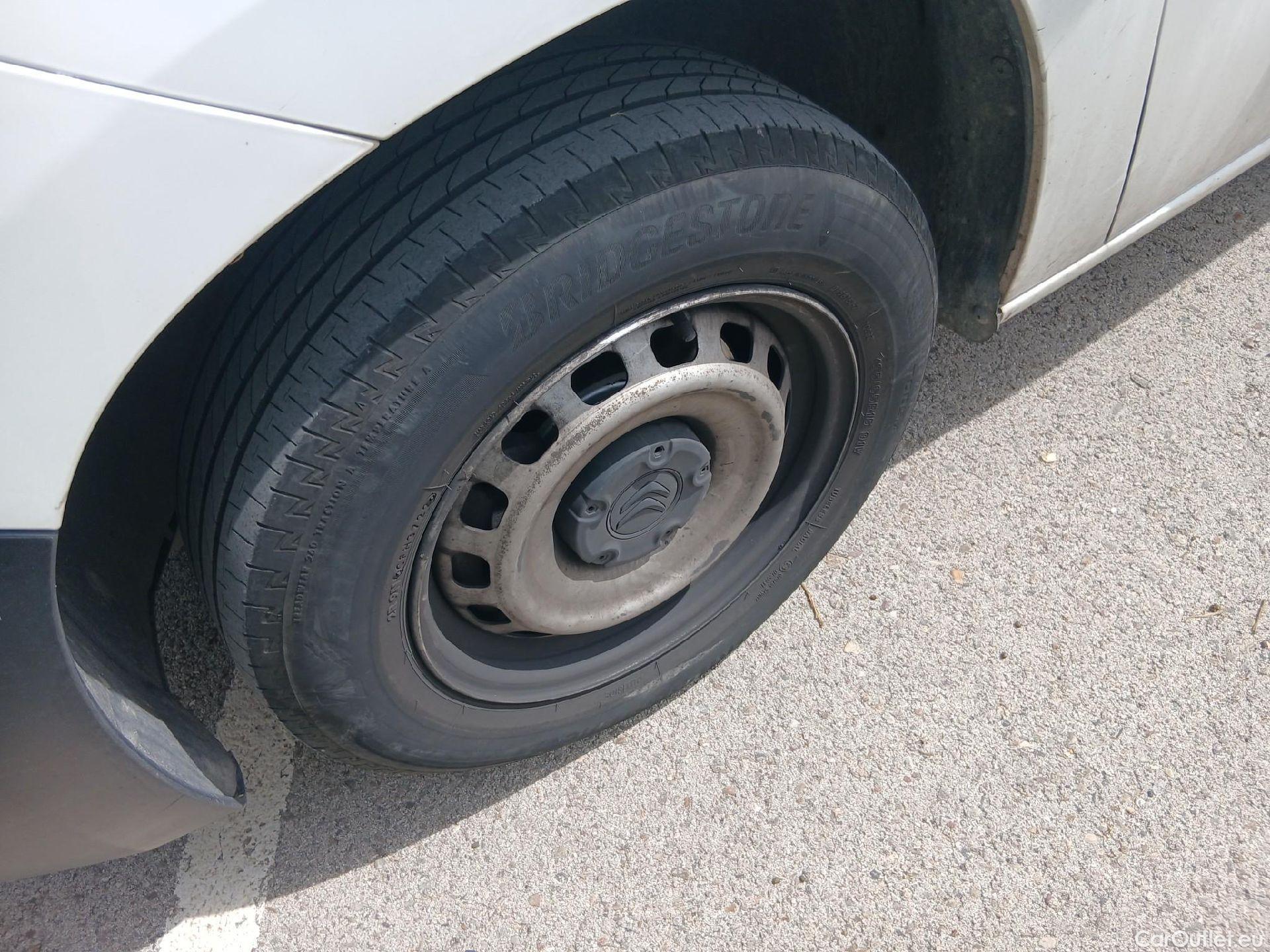  Citroen  Berlingo CITROEN  / 2018 / 3P / furgón derivado de turismo Talla M BlueHDi 100 CONTROL (AC2) #44