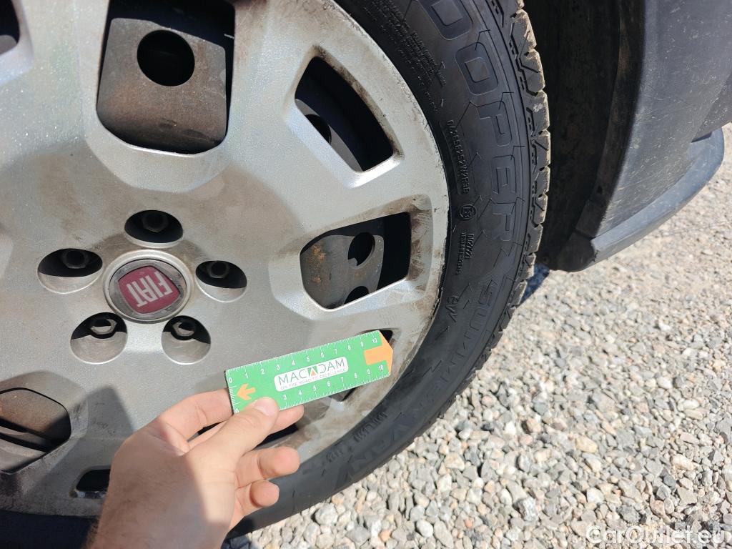  Fiat  Doblo FIAT Doblò Cargo/2015/4P/furgón derivado de turismo Cargo Maxi SX 1.6 Mjet 78kW (105CV)  Isotermo + Equipo de frio #44