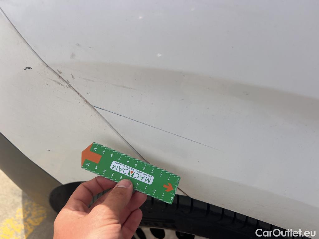  Citroen  Berlingo CITROEN  / 2018 / 4P / combi Talla M BlueHDi 100 S&S LIVE (AC) #26