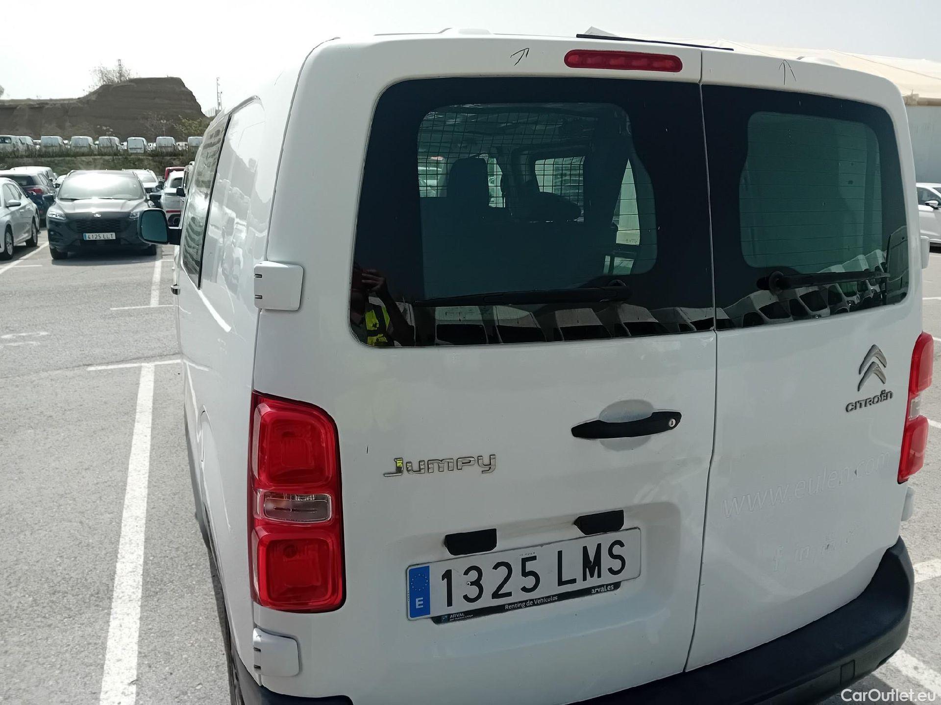  Citroen  Jumpy CITROEN  / 2016 / 4P / furgón DC Abatible Talla M BlueHDi 120 Control #31