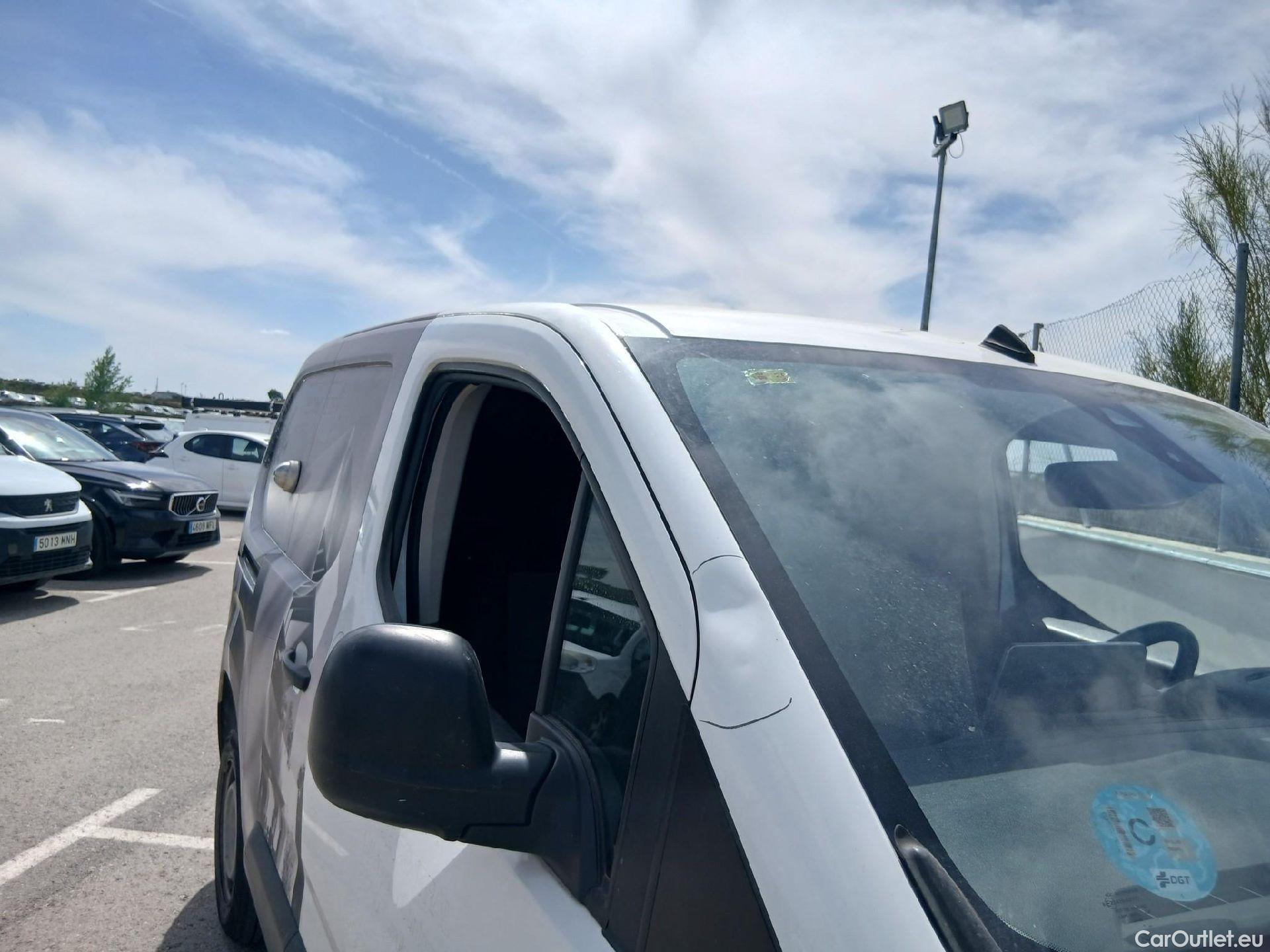  Citroen  Berlingo CITROEN  / 2018 / 3P / furgón derivado de turismo Talla M BlueHDi 100 CONTROL (AC2) #37