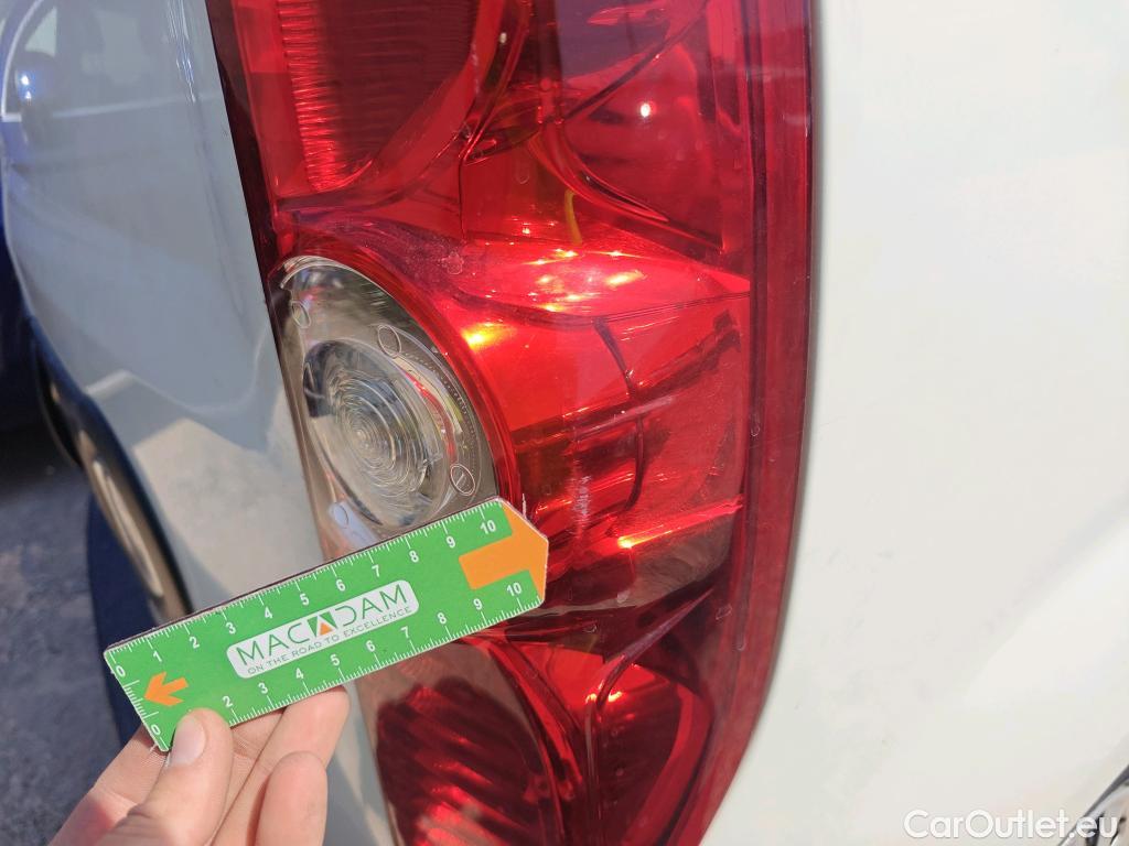  Fiat  Doblo FIAT Doblò Cargo/2015/4P/furgón derivado de turismo Cargo Maxi SX 1.6 Mjet 78kW (105CV)  Isotermo + Equipo de frio #51