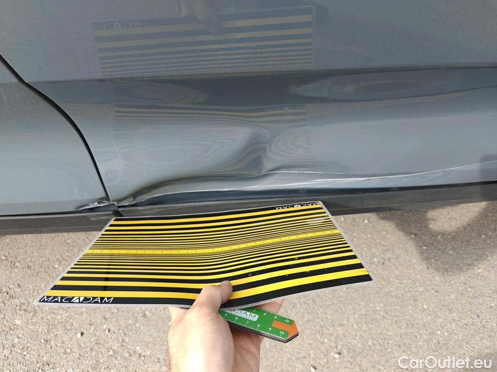  Volvo  XC 40 VOLVO XC40 todoterreno 2.0 B4 G AWD Core Auto 200 CV  #4