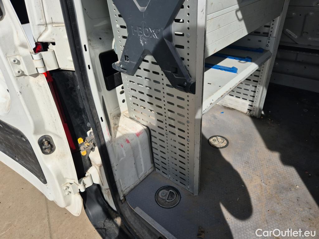  Fiat  Fiorino FIAT  / 2016 / 3P / furgón derivado de turismo Cargo Base 1.3 Mjet 59kW (80CV) E6 #12