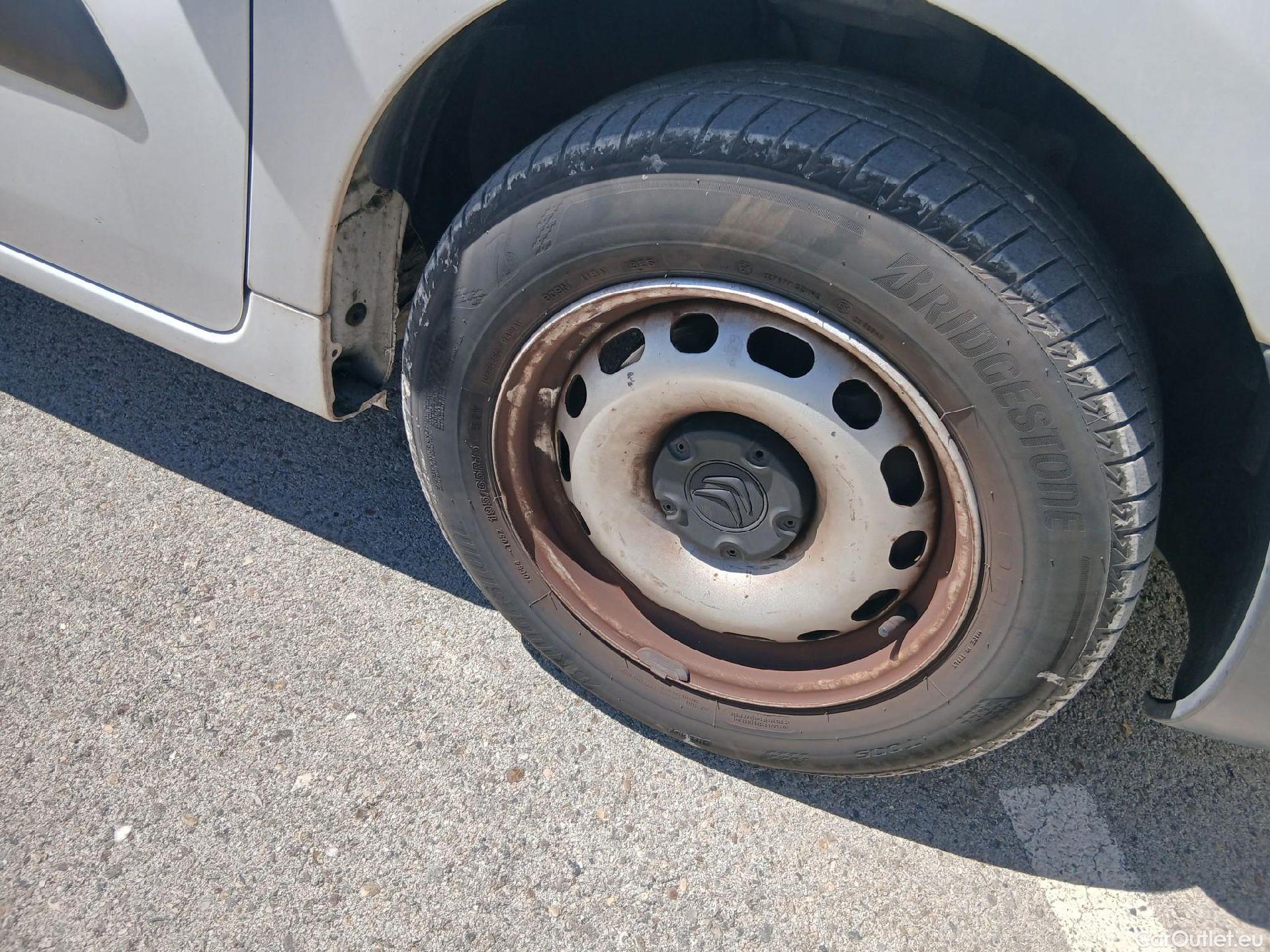  Citroen  Berlingo CITROEN  / 2015 / 3P / furgón derivado de turismo BlueHDi 74KW (100CV) #28