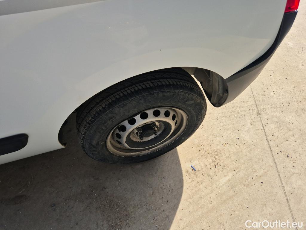  Fiat  Fiorino FIAT  / 2016 / 3P / furgón derivado de turismo Cargo Base 1.3 Mjet 59kW (80CV) E6 #41