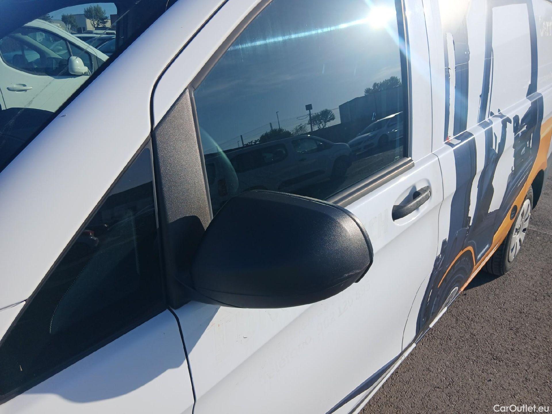  Mercedes  Vito MERCEDES-BENZ  / 2014 / 4P / furgón 111 CDI Larga #9