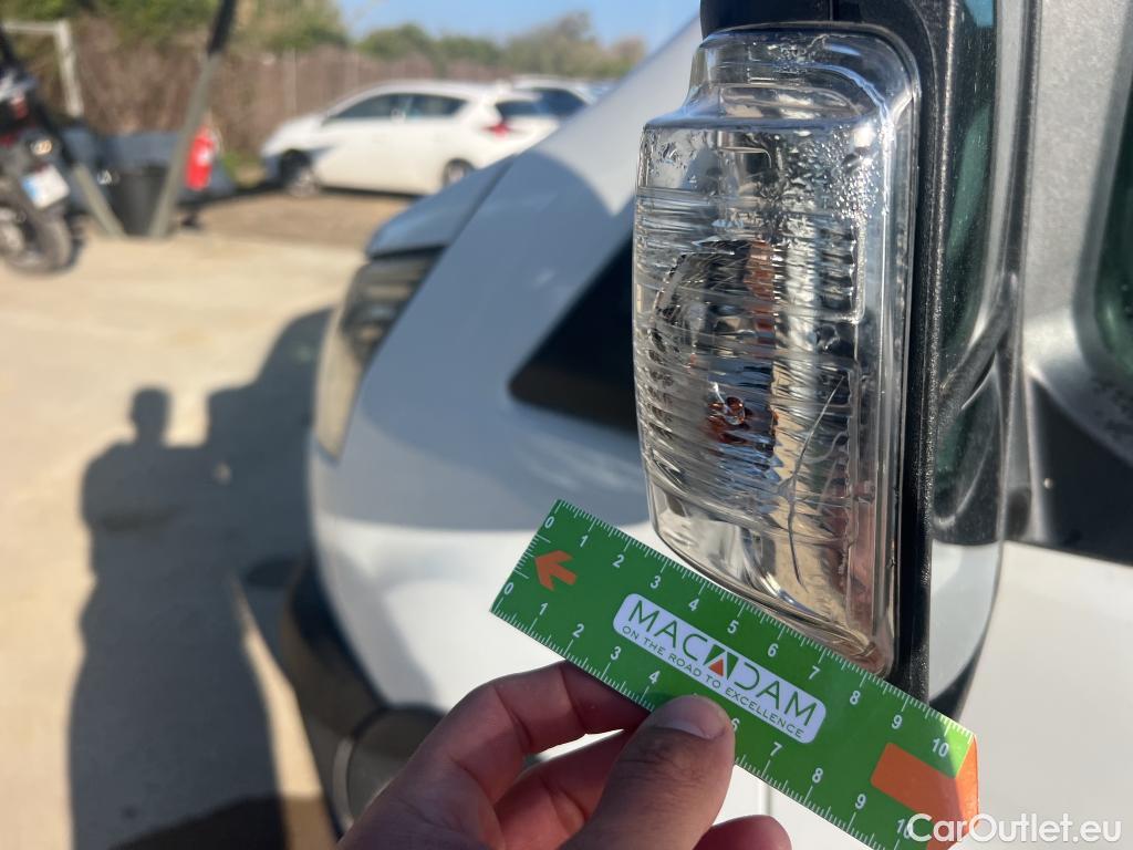  Ford  Transit FORD  / 2013 / 4P / furgón 350 96kW L3H2 Van Trend Delantera #37