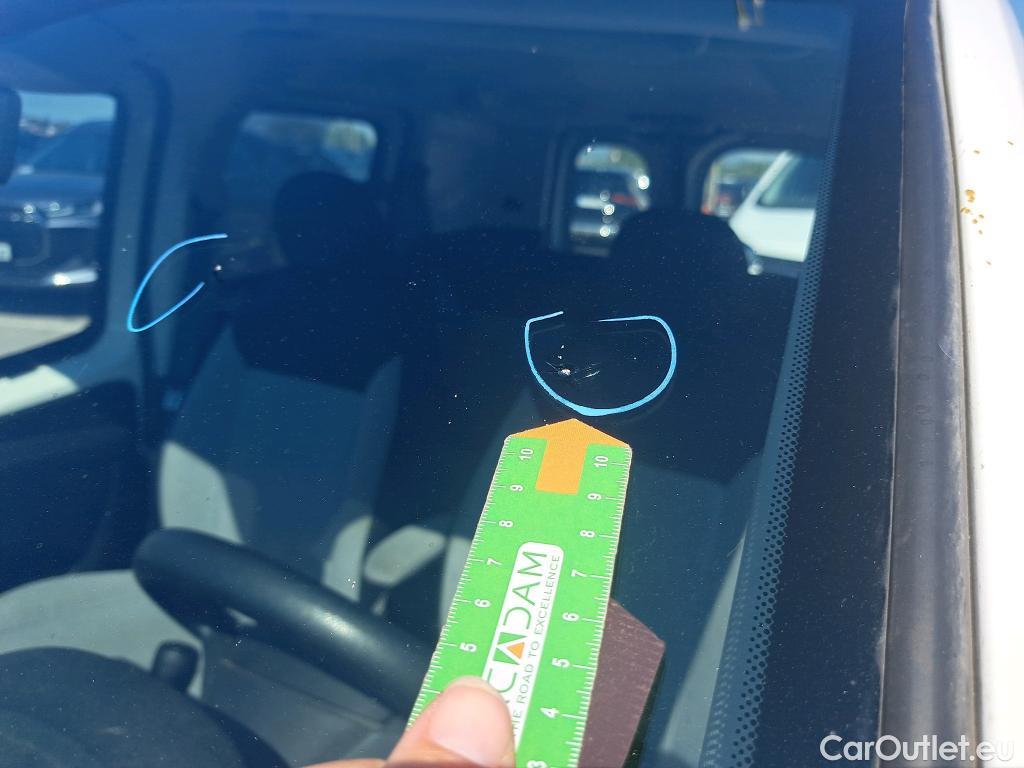  Fiat  Fiorino FIAT  / 2016 / 4P / combi Combi SX N1 1.3 Mjet 59kW (80CV) #2