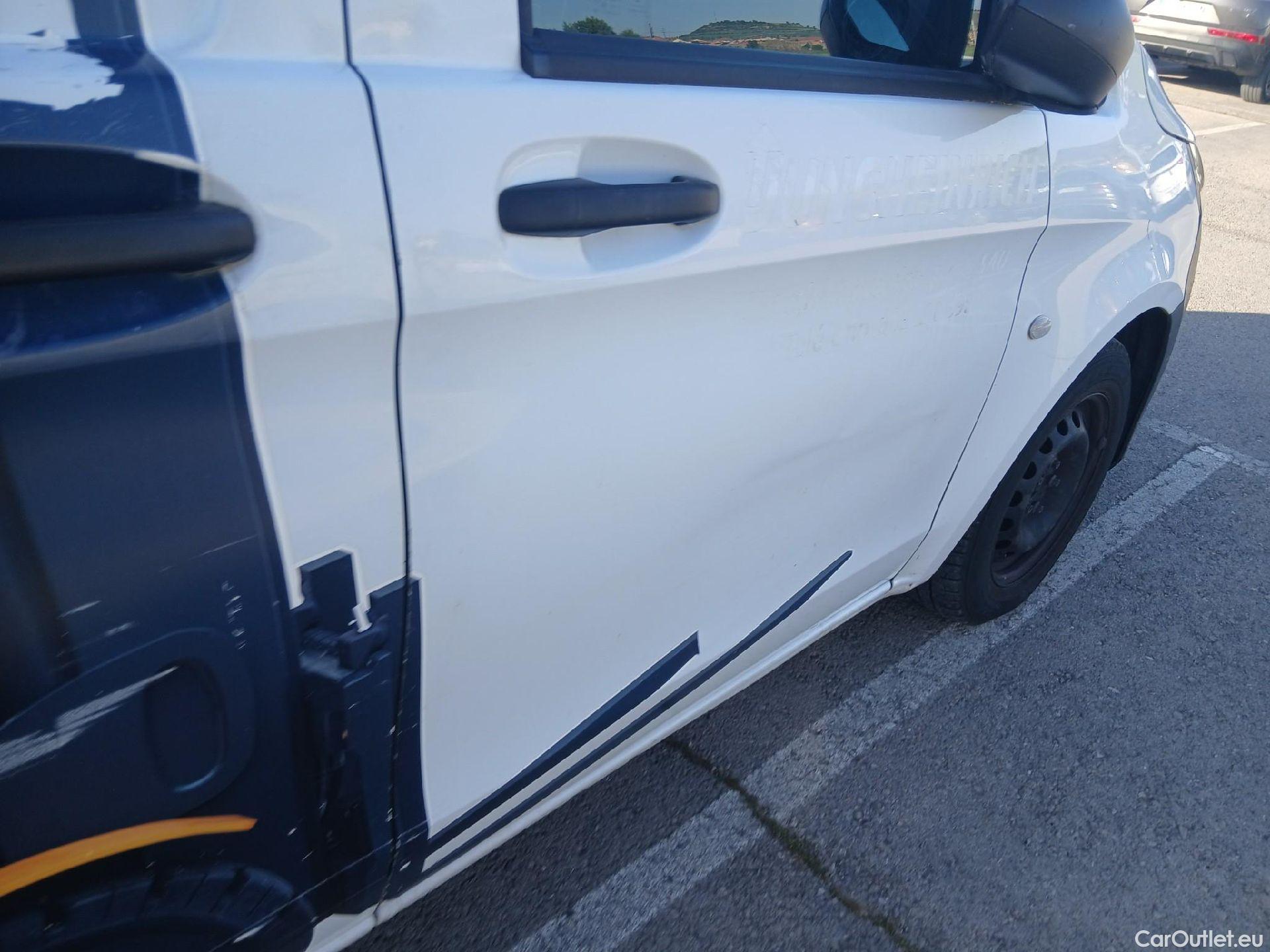  Mercedes  Vito MERCEDES-BENZ  / 2014 / 4P / furgón 111 CDI Larga #23