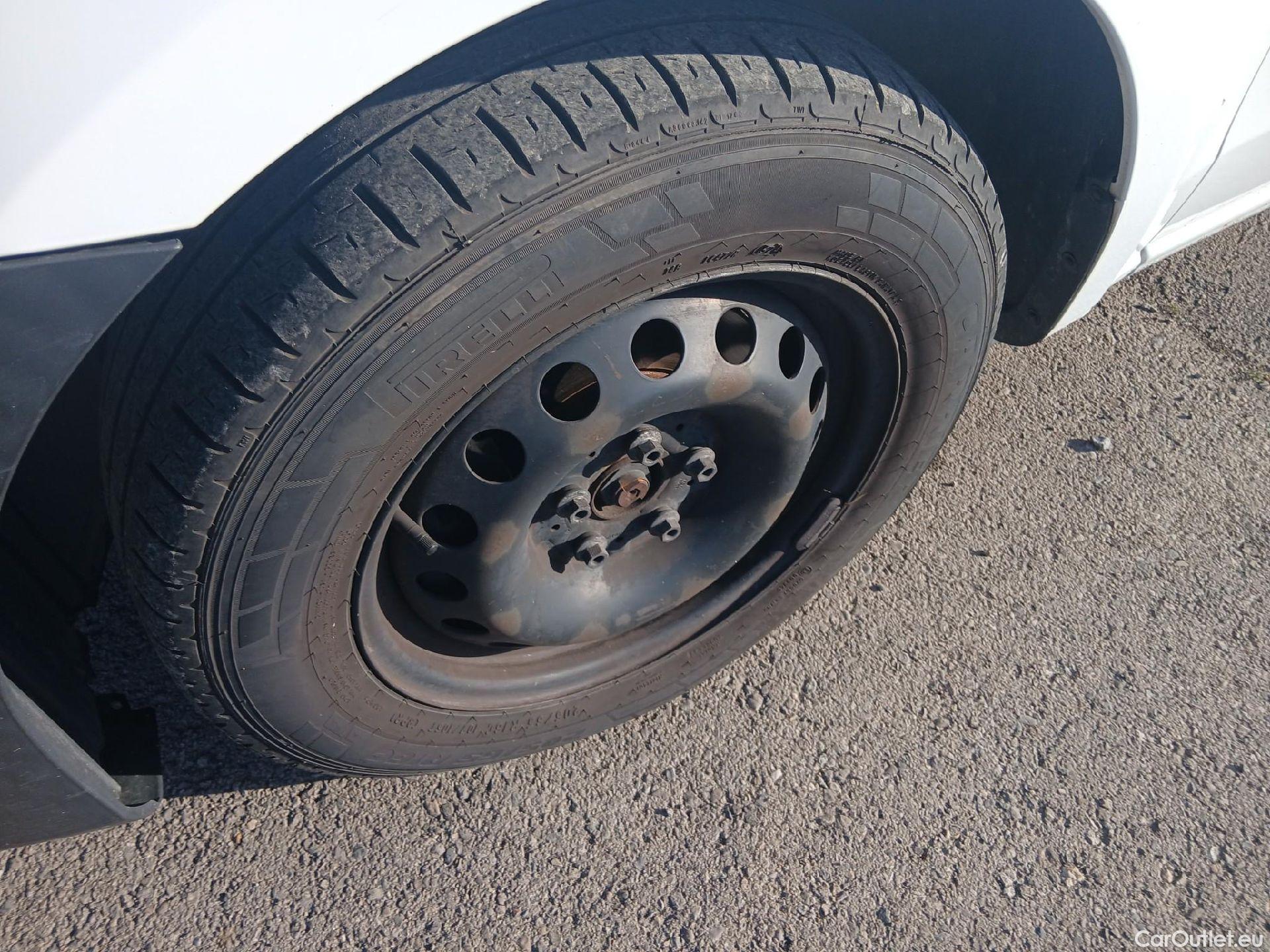  Mercedes  Vito MERCEDES-BENZ  / 2014 / 4P / furgón 111 CDI Larga #8