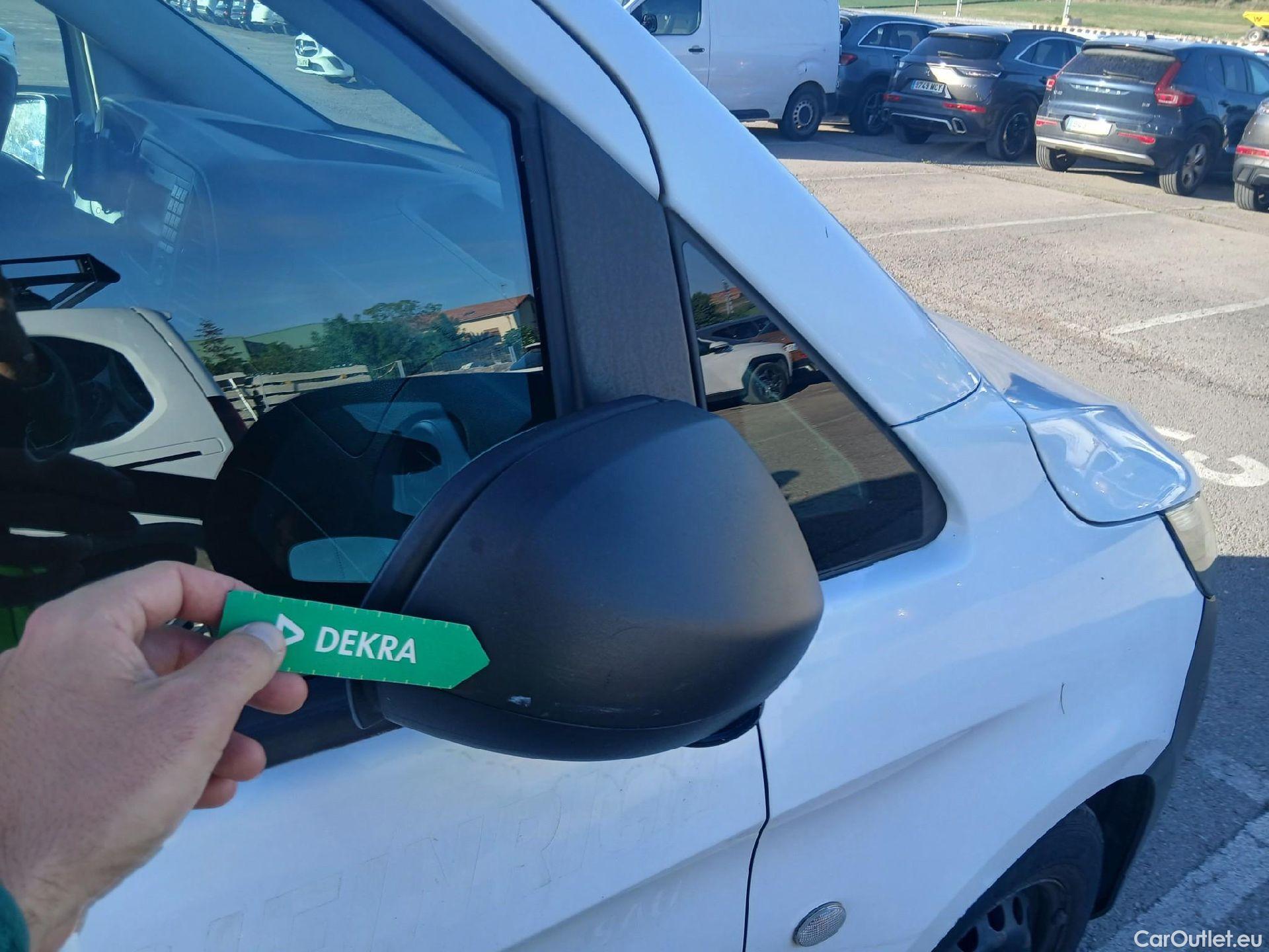  Mercedes  Vito MERCEDES-BENZ  / 2014 / 4P / furgón 111 CDI Larga #25