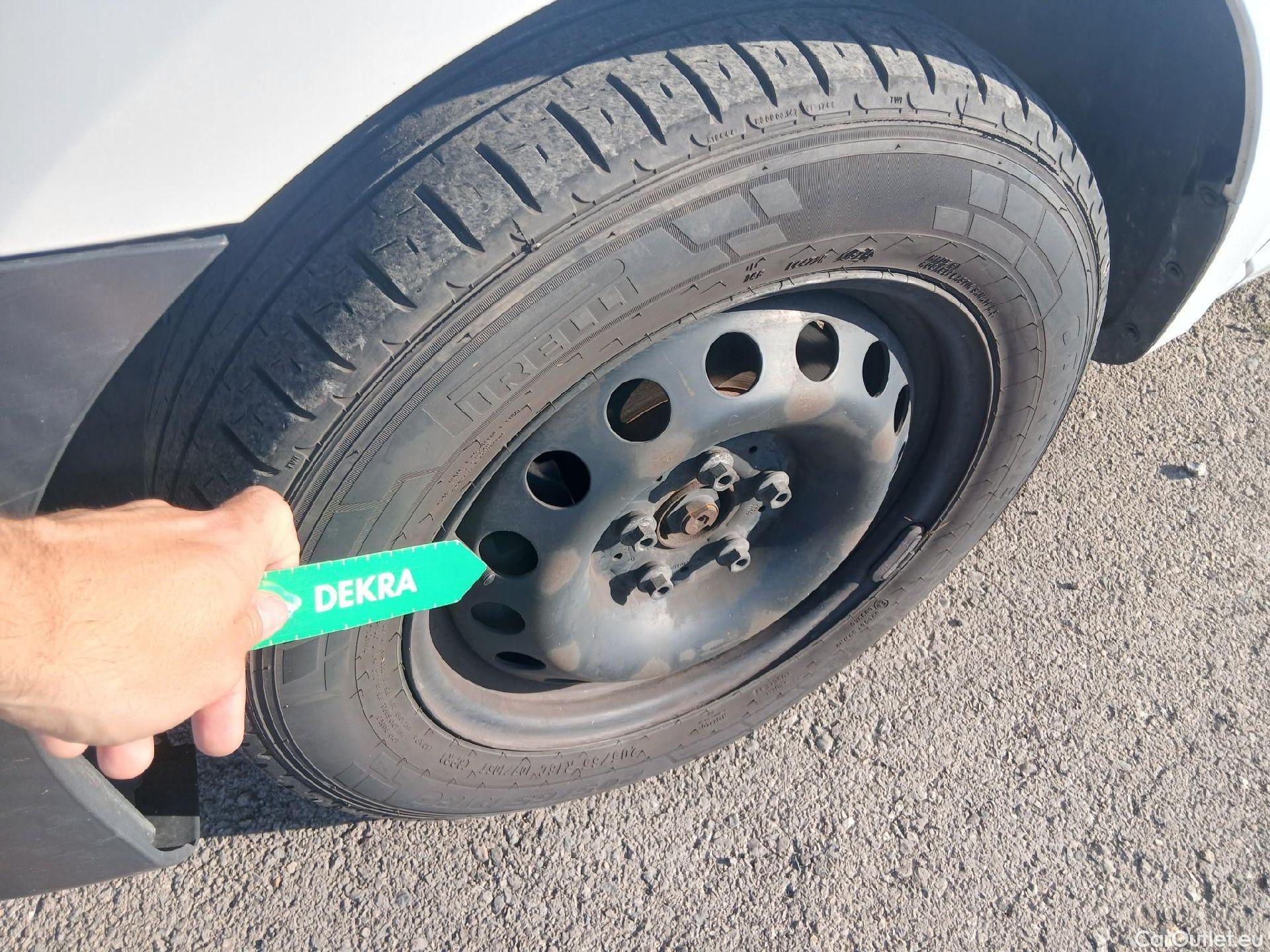  Mercedes  Vito MERCEDES-BENZ  / 2014 / 4P / furgón 111 CDI Larga #7