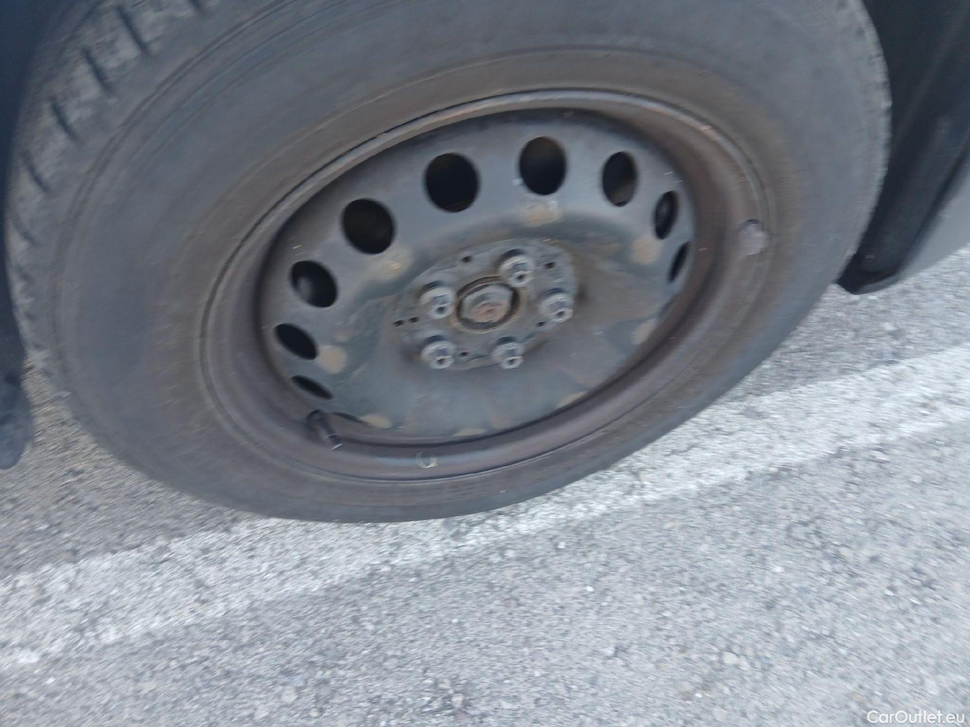  Mercedes  Vito MERCEDES-BENZ  / 2014 / 4P / furgón 111 CDI Larga #29