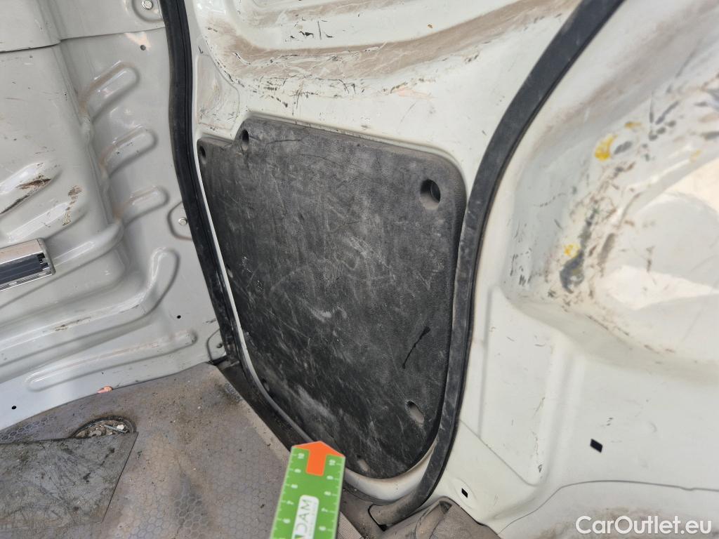  Fiat  Fiorino FIAT  / 2016 / 3P / furgón derivado de turismo Cargo Base 1.3 Mjet 59kW (80CV) E6 #34