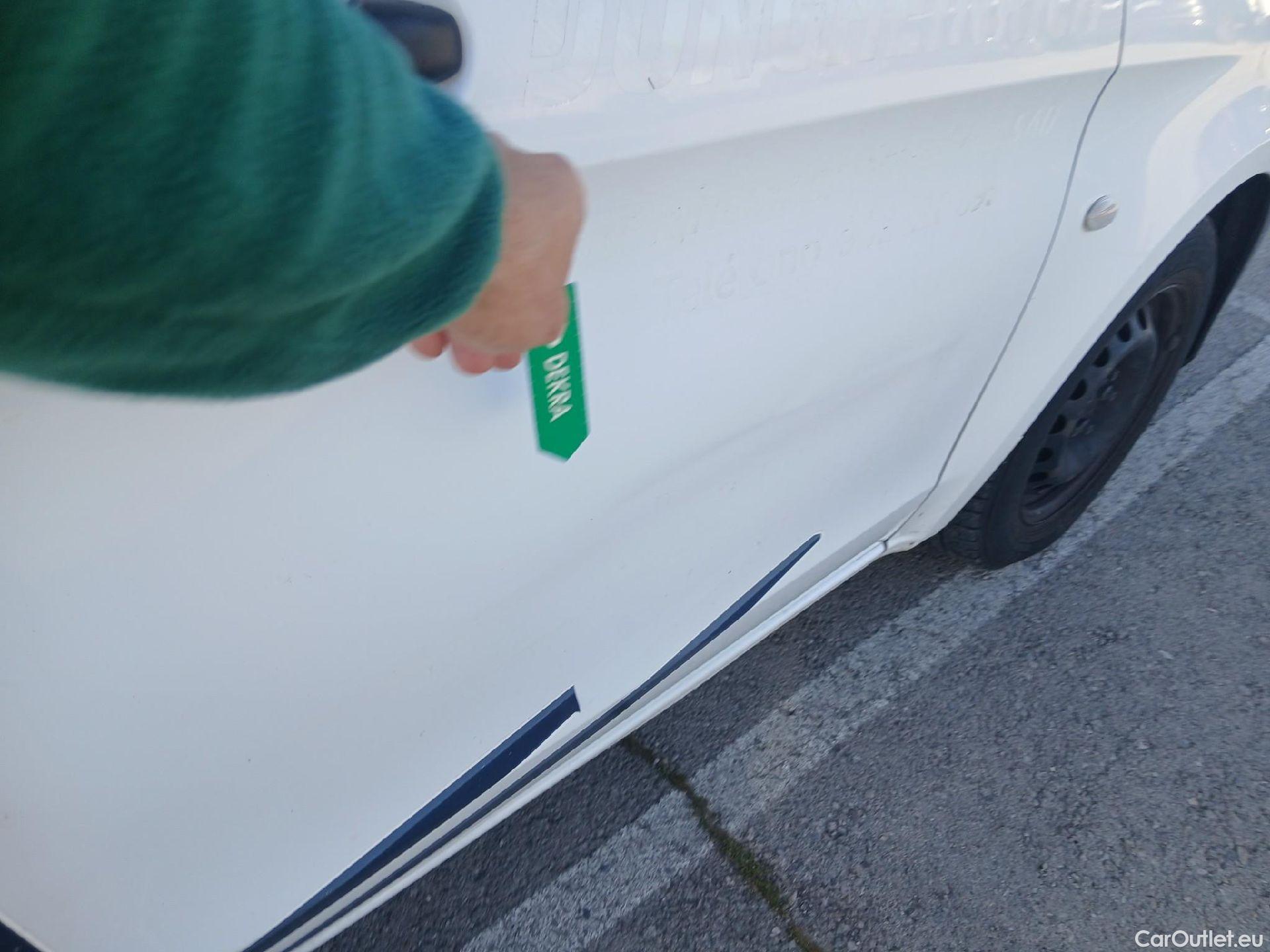  Mercedes  Vito MERCEDES-BENZ  / 2014 / 4P / furgón 111 CDI Larga #24