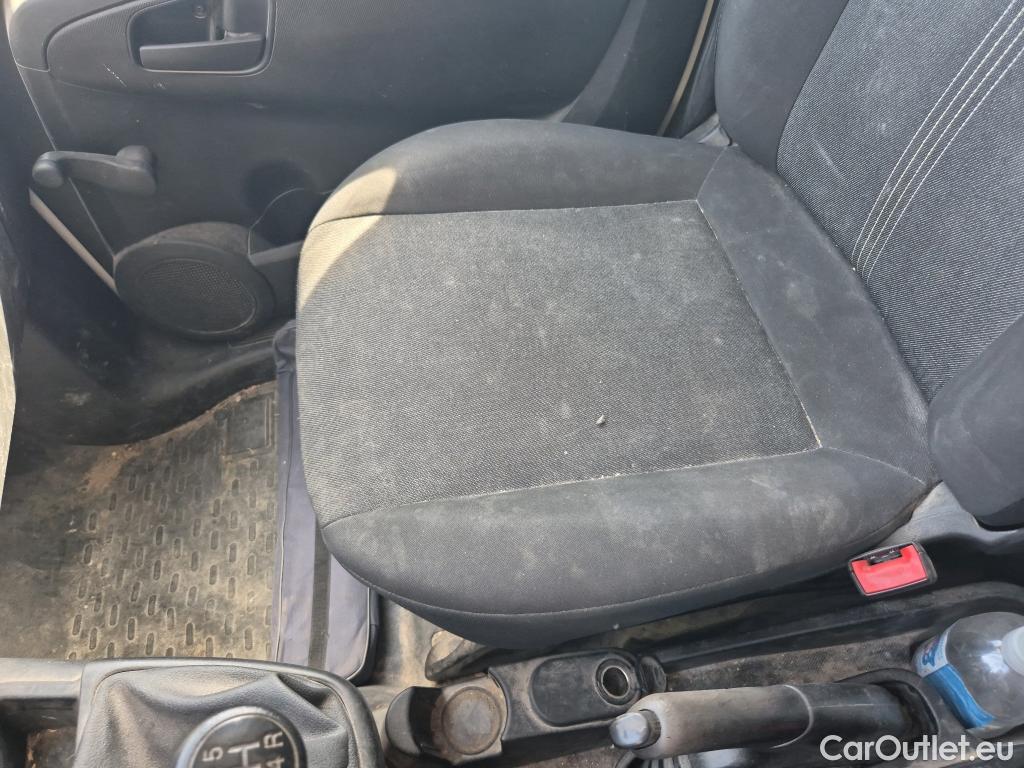  Fiat  Fiorino FIAT  / 2016 / 3P / furgón derivado de turismo Cargo Base 1.3 Mjet 59kW (80CV) E6 #35