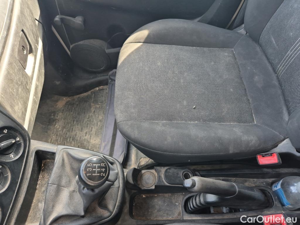  Fiat  Fiorino FIAT  / 2016 / 3P / furgón derivado de turismo Cargo Base 1.3 Mjet 59kW (80CV) E6 #36