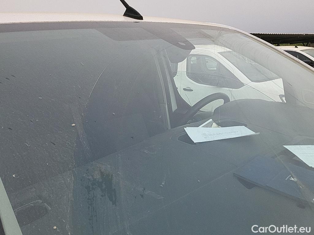  Peugeot  Expert PEUGEOT  / 2016 / 4P / furgón Furgón BlueHDi 100 S&S 6v Long #1