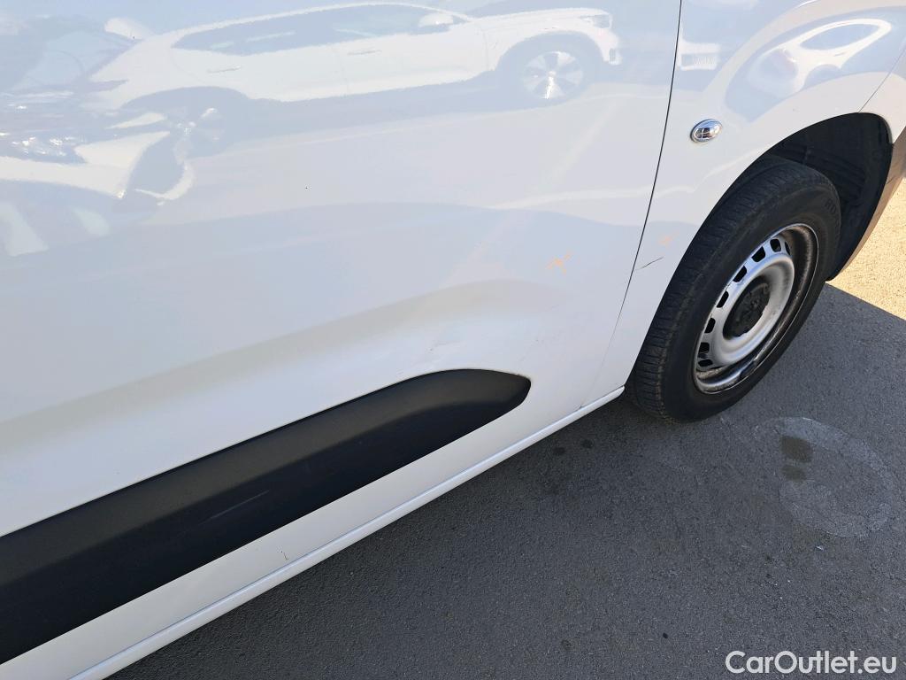  Peugeot  Partner PEUGEOT  / 2018 / 3P / furgón derivado de turismo Pro Standard 600kg BlueHDi 73kW (AC) #28