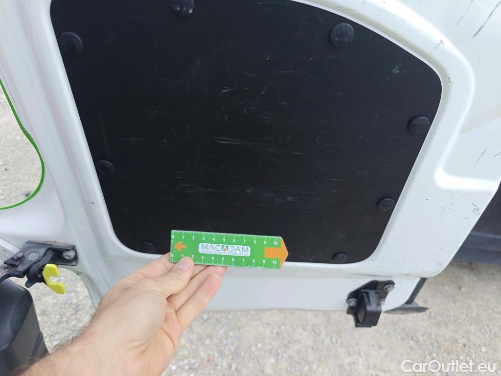  Peugeot  Partner PEUGEOT  / 2018 / 3P / furgón derivado de turismo Pro Standard 600kg BlueHDi 73kW (AC) #69