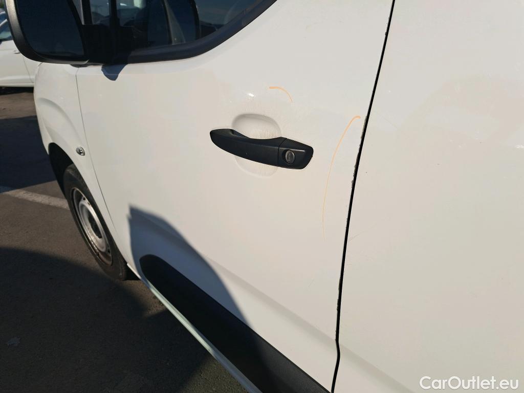  Peugeot  Partner PEUGEOT  / 2018 / 3P / furgón derivado de turismo Pro Standard 600kg BlueHDi 73kW (AC) #30