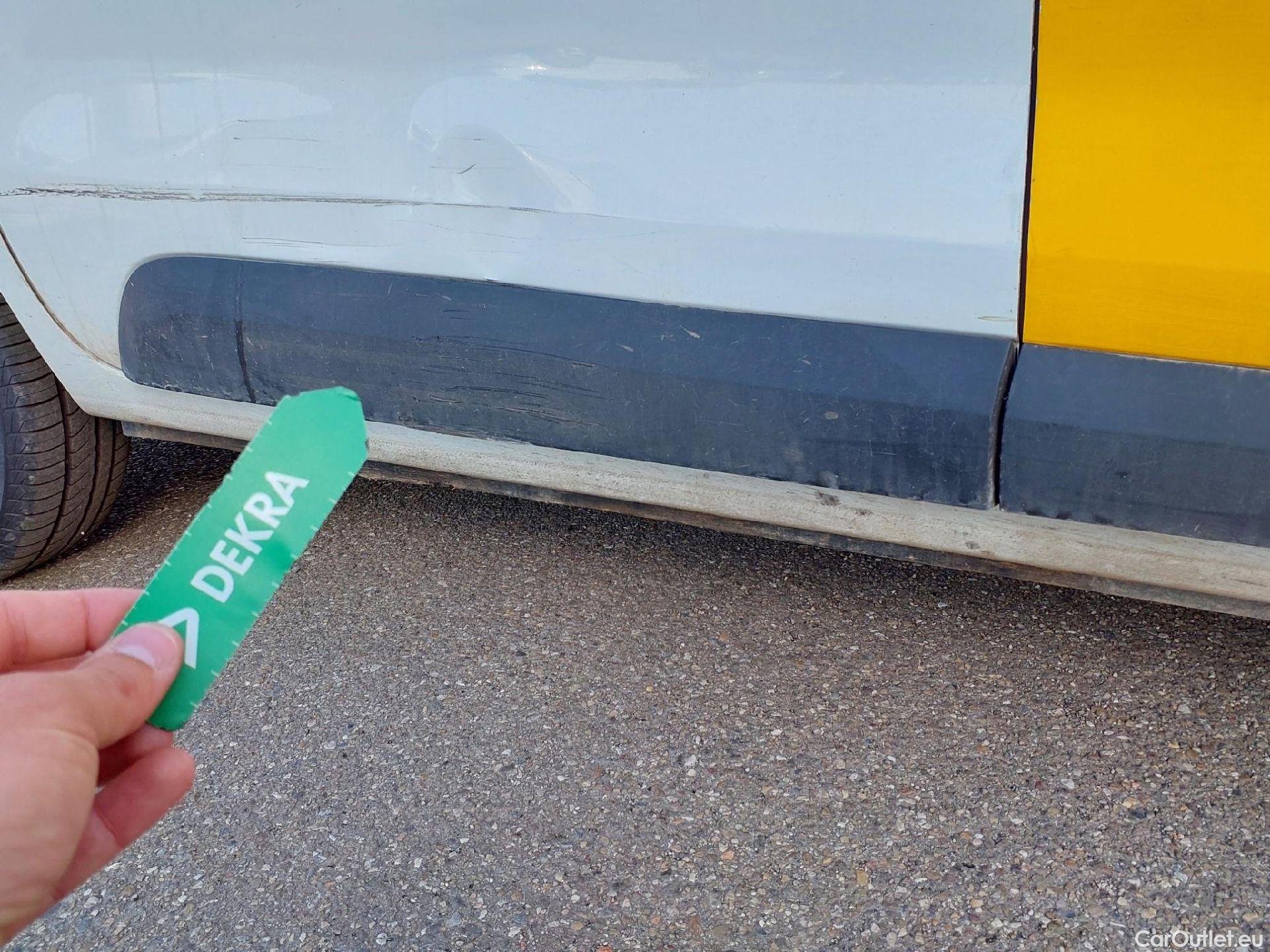  Renault  EXPRESS RENAULT  / 2021 / 4P / furgón derivado de turismo Confort 1.5 Blue dCi 55 kW (75 cv) #36