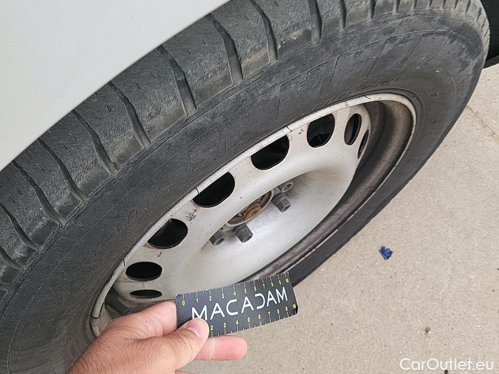  Peugeot  Expert PEUGEOT  / 2016 / 4P / furgón Furgón BlueHDi 100 S&S 6v Long #21