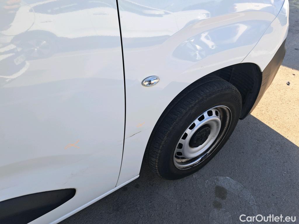  Peugeot  Partner PEUGEOT  / 2018 / 3P / furgón derivado de turismo Pro Standard 600kg BlueHDi 73kW (AC) #40