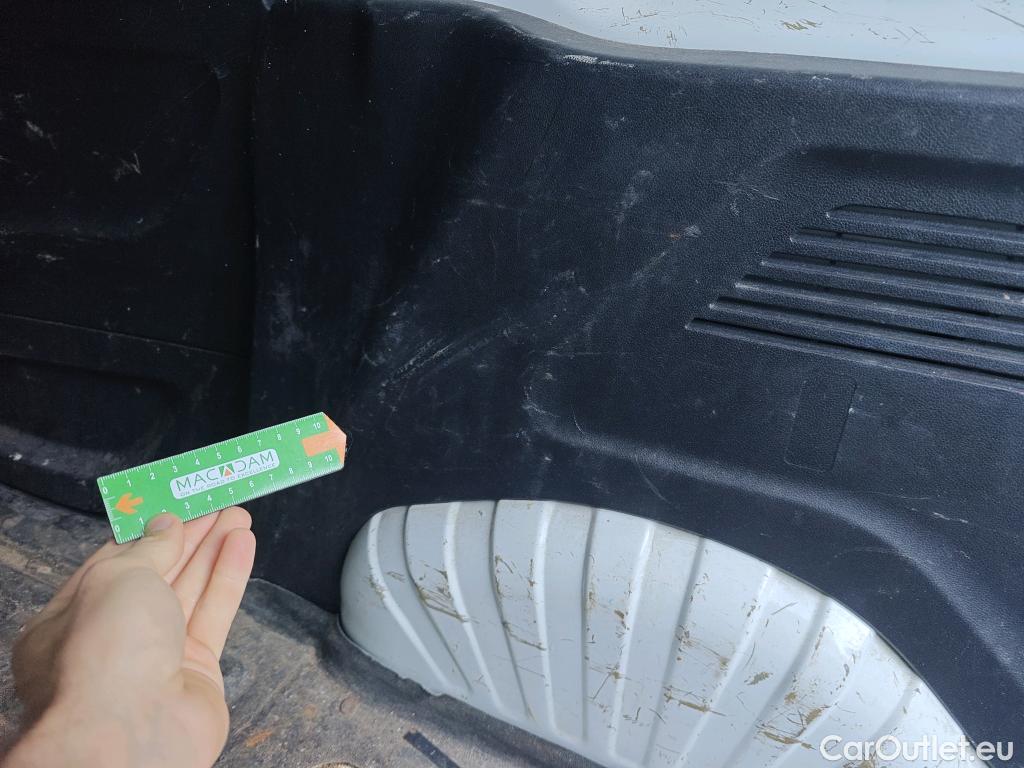  Peugeot  Partner PEUGEOT  / 2018 / 3P / furgón derivado de turismo Pro Standard 600kg BlueHDi 73kW (AC) #72