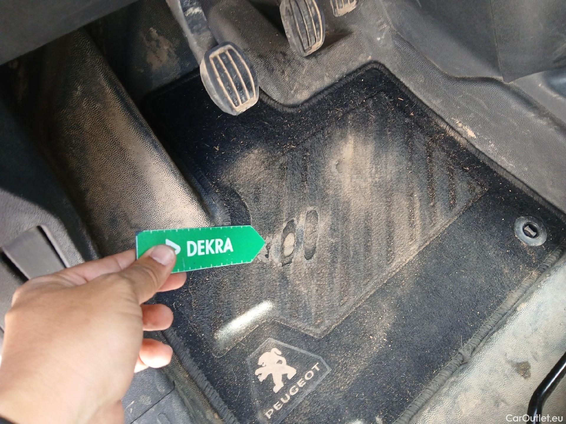  Peugeot  Partner PEUGEOT  / 2018 / 4P / furgón derivado de turismo Premium Standard 600kg BlueHDi 73kW (AC) #4