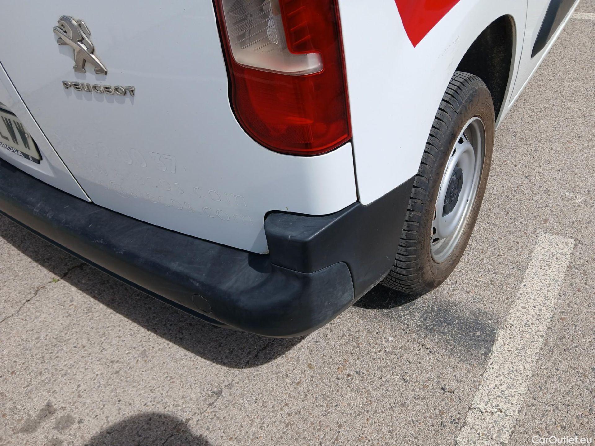  Peugeot  Partner PEUGEOT  / 2018 / 4P / furgón derivado de turismo Premium Standard 600kg BlueHDi 73kW (AC) #19