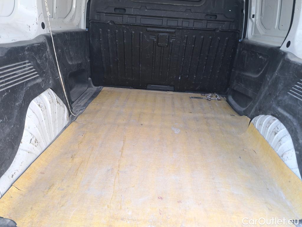  Peugeot  Partner PEUGEOT  / 2018 / 3P / furgón derivado de turismo Pro Standard 600kg BlueHDi 73kW (AC) #52