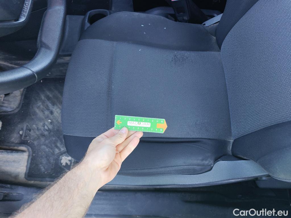  Peugeot  Partner PEUGEOT  / 2018 / 3P / furgón derivado de turismo Pro Standard 600kg BlueHDi 73kW (AC) #50