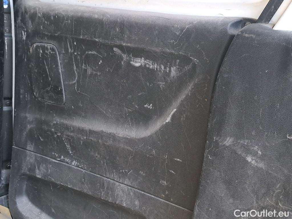  Peugeot  Partner PEUGEOT  / 2018 / 3P / furgón derivado de turismo Pro Standard 600kg BlueHDi 73kW (AC) #8