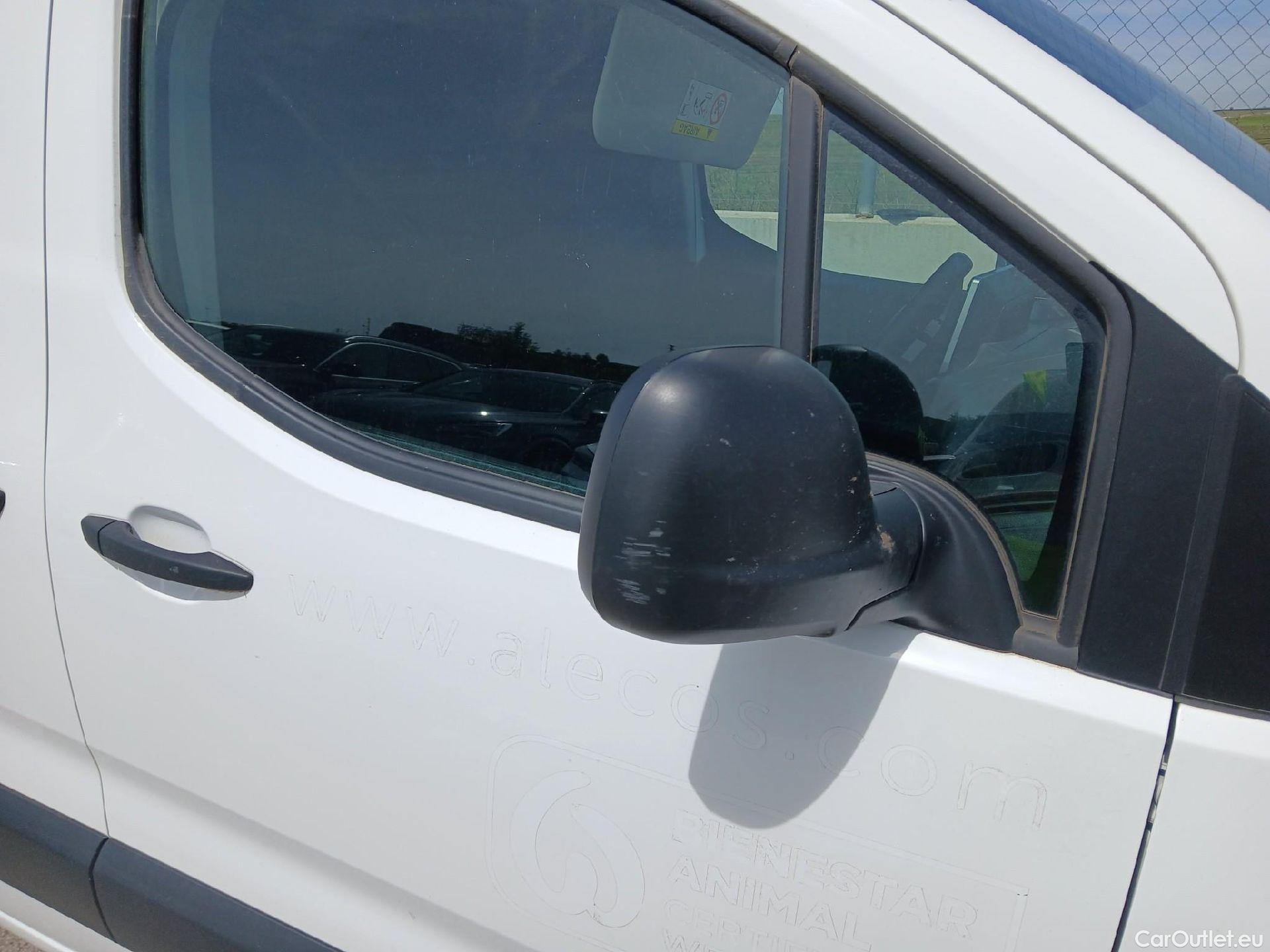  Peugeot  Partner PEUGEOT  / 2018 / 4P / furgón derivado de turismo Premium Standard 600kg BlueHDi 73kW (AC) #23