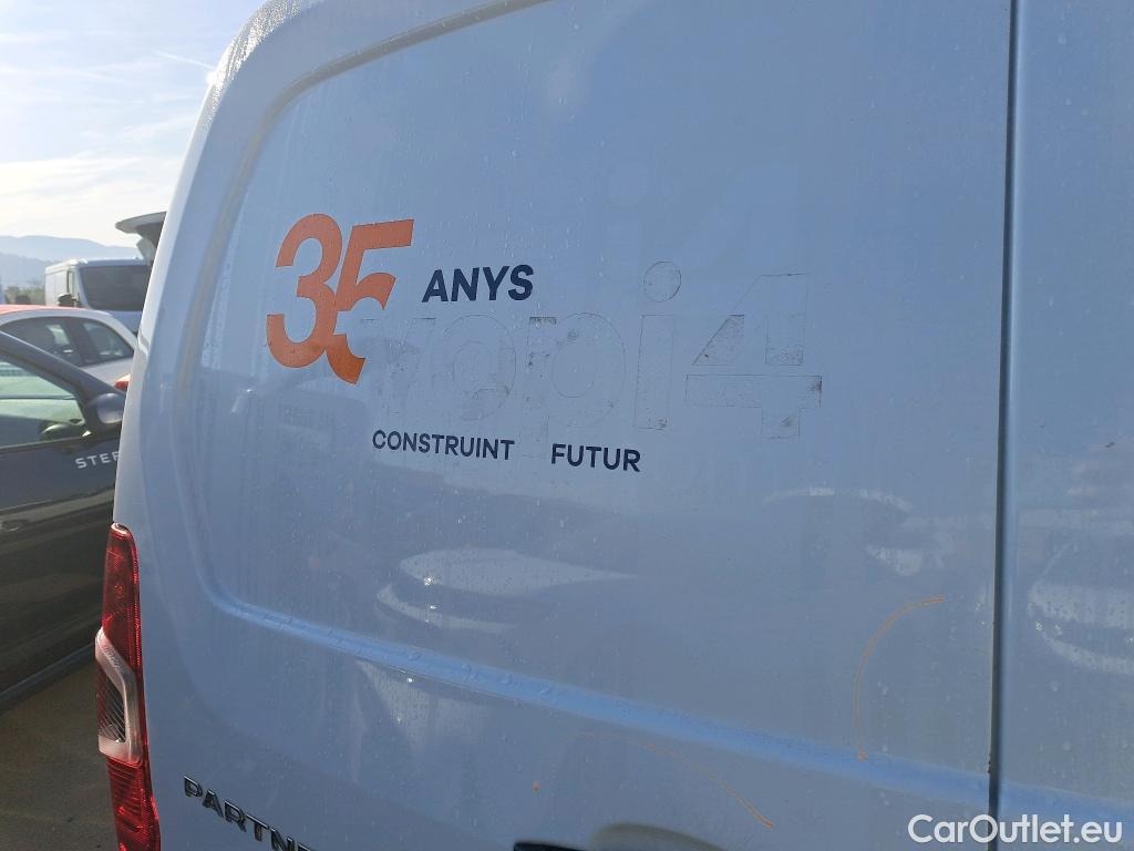  Peugeot  Partner PEUGEOT  / 2018 / 3P / furgón derivado de turismo Pro Standard 600kg BlueHDi 73kW (AC) #34