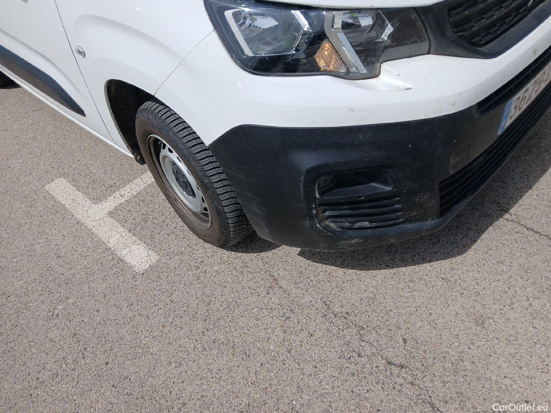  Peugeot  Partner PEUGEOT  / 2018 / 4P / furgón derivado de turismo Premium Standard 600kg BlueHDi 73kW (AC) #8