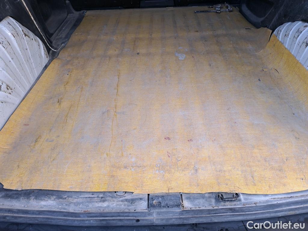  Peugeot  Partner PEUGEOT  / 2018 / 3P / furgón derivado de turismo Pro Standard 600kg BlueHDi 73kW (AC) #72