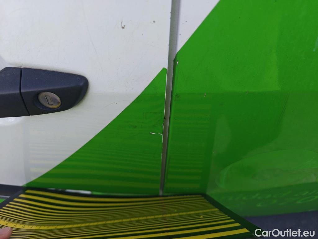  Peugeot  Partner PEUGEOT  / 2018 / 3P / furgón derivado de turismo Pro Standard 600kg BlueHDi 73kW (AC) #34