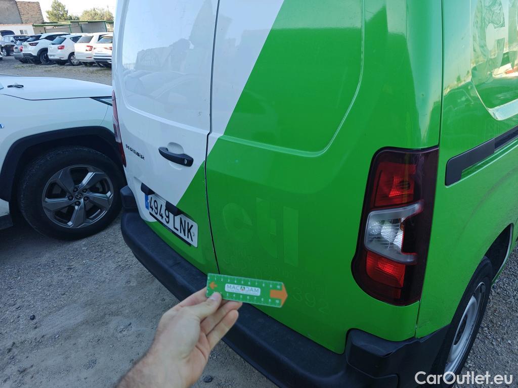  Peugeot  Partner PEUGEOT  / 2018 / 3P / furgón derivado de turismo Pro Standard 600kg BlueHDi 73kW (AC) #36