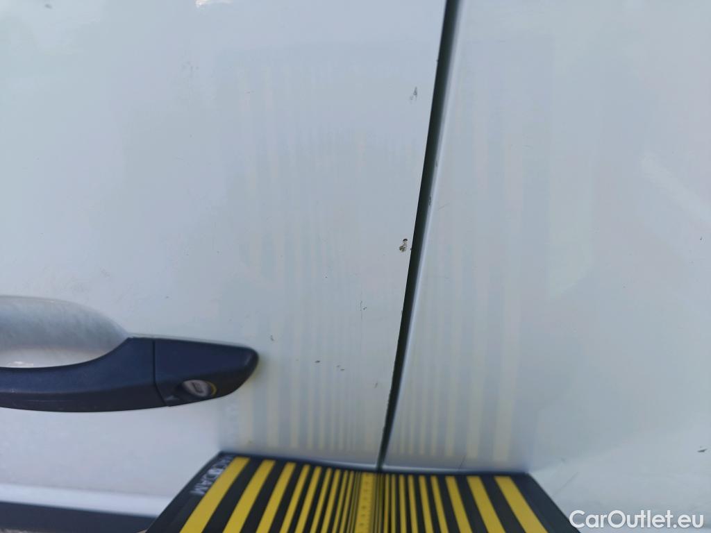  Peugeot  Partner PEUGEOT  / 2018 / 3P / furgón derivado de turismo Pro Standard 600kg BlueHDi 73kW (AC) #46